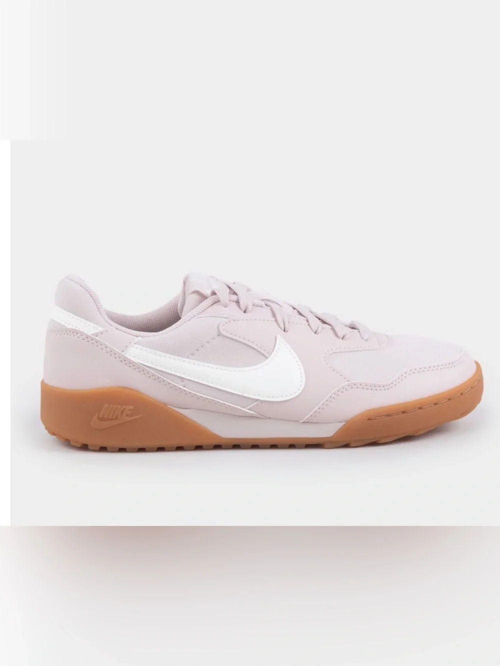 Nike Women’s Terra Mantra tennis shoes Swoosh & Gum Sole, light purple/pink, sz6